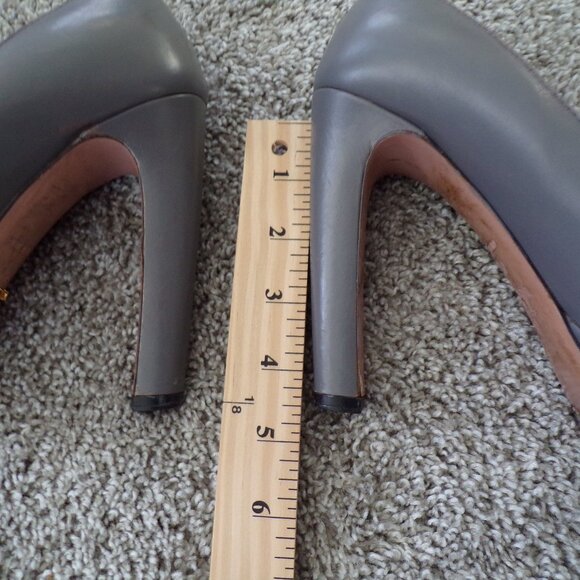 Prada gray neutral pumps 37 - Picture 5 of 10